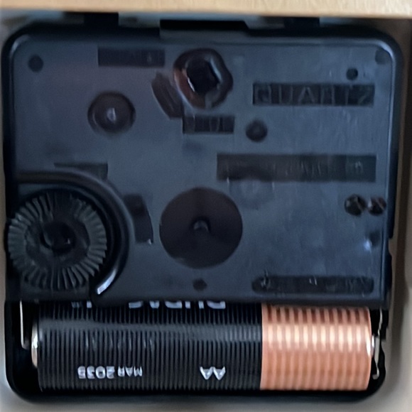 Howard Miller Quartz mantle desk clock - Picture 7 of 12